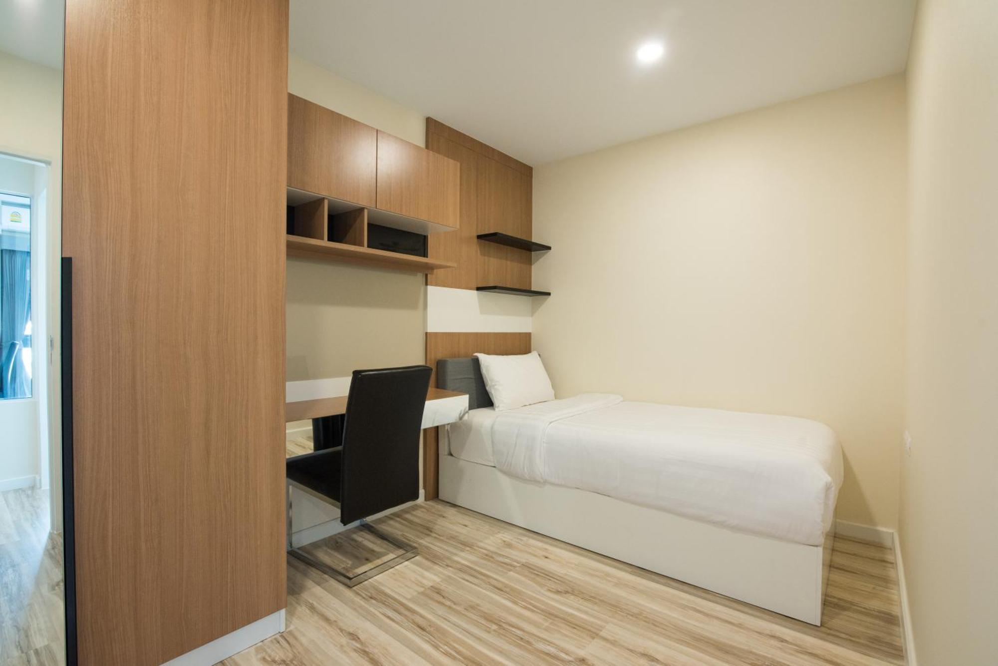 Akira Hotel Si Racha Buitenkant foto